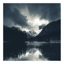 Escuridão e chuva em Zgornje Jezersko, Eslovênia
