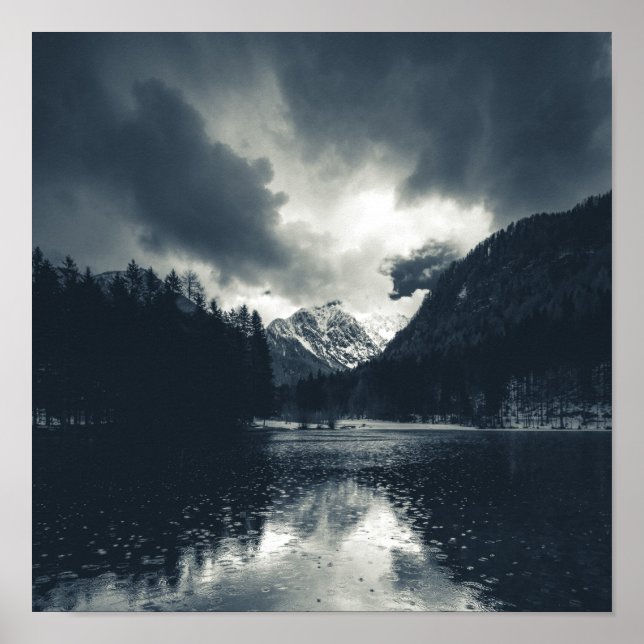 Poster Escuridão e chuva em Zgornje Jezersko, Eslovênia (Frente)