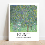 Poster Esfregões sob as árvores por Gustav Klimt<br><div class="desc">Rosebushes de Gustav Klimt sob a famosa pintura das árvores (1905)</div>