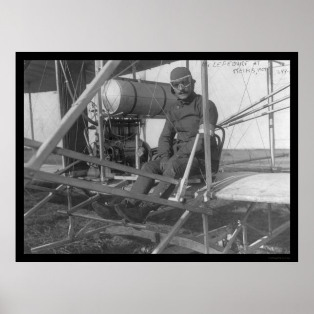 Poster Eugene Lefebvre sentado no seu avião 1909 (Frente)