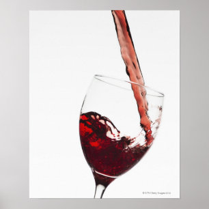 Poster Feche acima do vinho tinto que está sendo