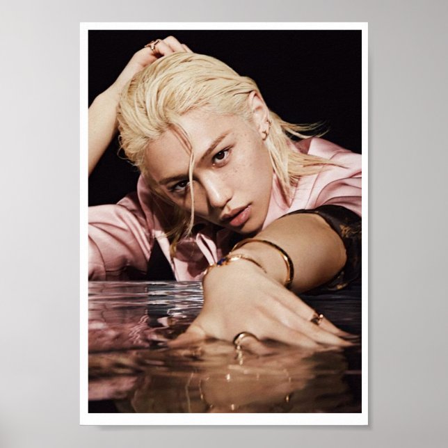 Poster Felix x W Korea (Frente)