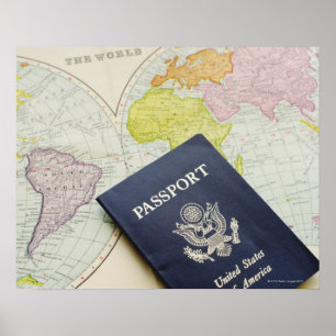 Poster Fim-acima do passaporte que encontra-se no mapa