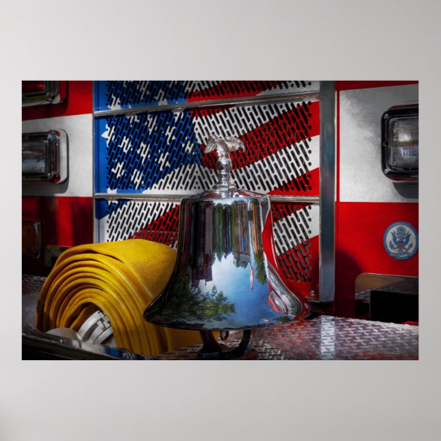 Pôster Fireman - Vermelho Quente (Frente)