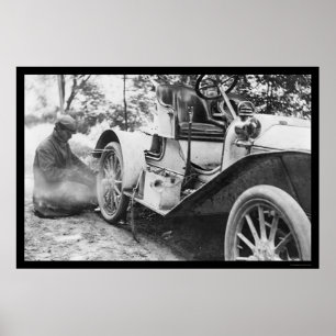 Pôster Fixando um pneu liso em um Roadster 1909 de Buick