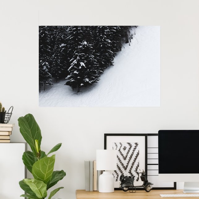 Poster Floresta de abetos preta e branca e neve (Escritório em casa)