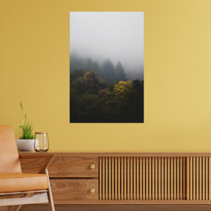Poster Floresta de outono envolta em neblina