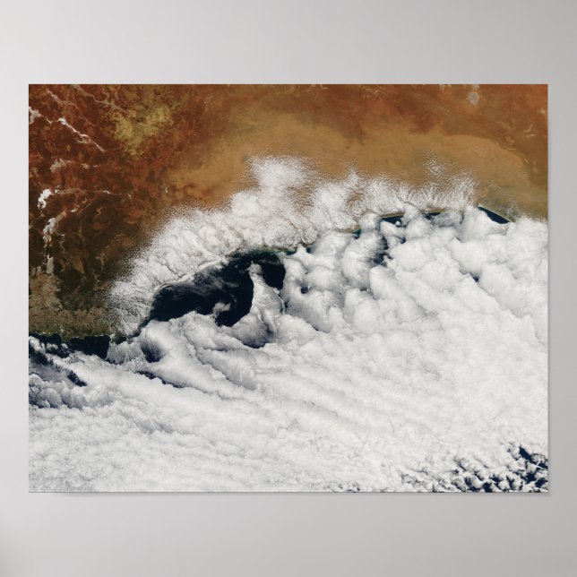 Pôster Formações de nuvens invulgares (Frente)