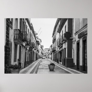 Poster Foto branca e negra da rua europeia vazia