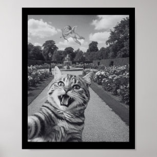 Poster Foto Engraçada de Gato com Cupido no Jardim Humor
