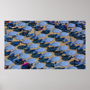 Poster Fotografia aérea de umbrell pacio azul e branco