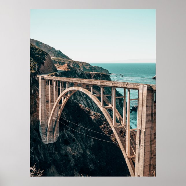 POSTER FOTOGRAFIA EM PAISAGEM DA PONTE CONCRETA DE CINZAS (Frente)