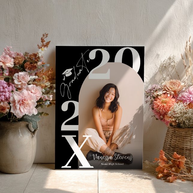 Poster Fotomoderna de formatura branca e preta e ousada (Modern Bold White black Trendy photo graduation Poster)