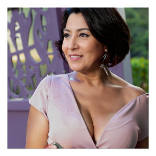 Pôster Fotos Românticas e Naturais de um Casal Idoso Apai