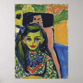 Poster Franzi antes de uma cadeira esculpida