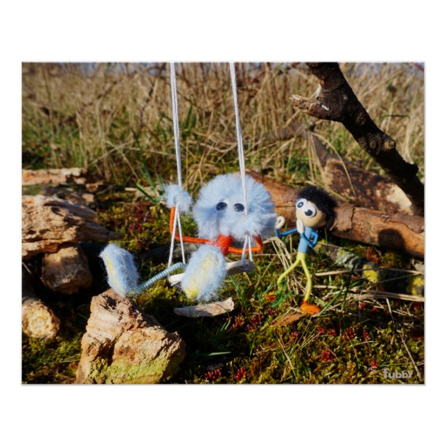 Pôster Fubby monster op de schommel. (Frente)