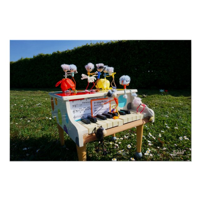 Pôster Fubby's op piano die muziek maken en dansen. (Frente)