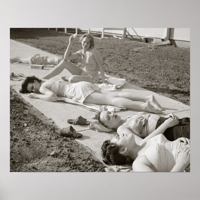 Poster Garotas tomando sol, 1943. Foto antiga (Frente)