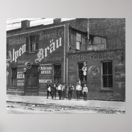 Poster Garotos de Rua do Lado de Fora de um Saloon, 1910.