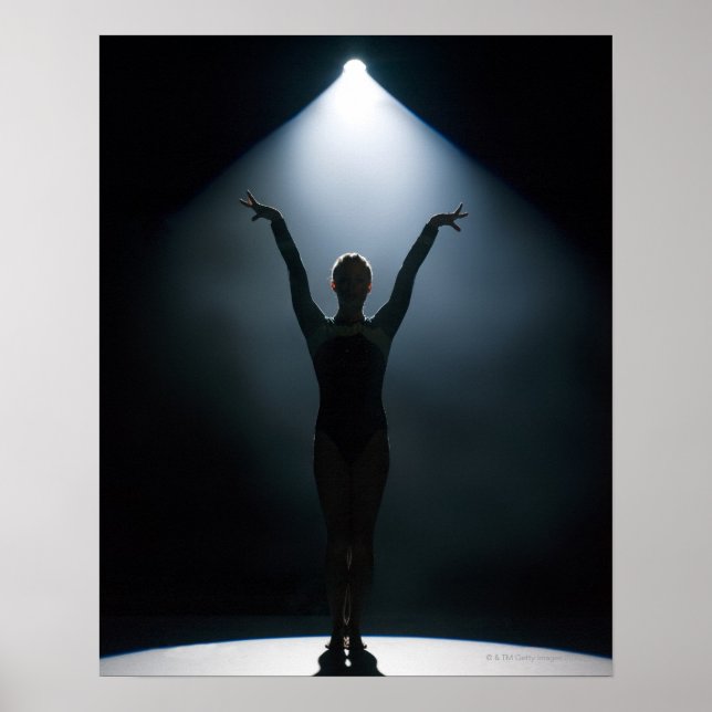 Poster ginasta feminina atuando em holofote, estúdio (Frente)