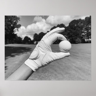 Poster Golf Glove Holding Ball na Fairway