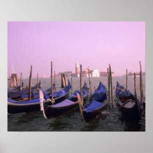 Pôster Gondolas prontas para turistas em Veneza Itália
