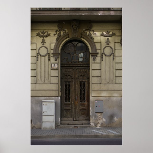 Poster Grandeur desbotado: Entrada do edifício Znojmo (Frente)