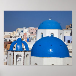 Poster Grécia, Santorini. Torre sineira e cúpulas azuis d