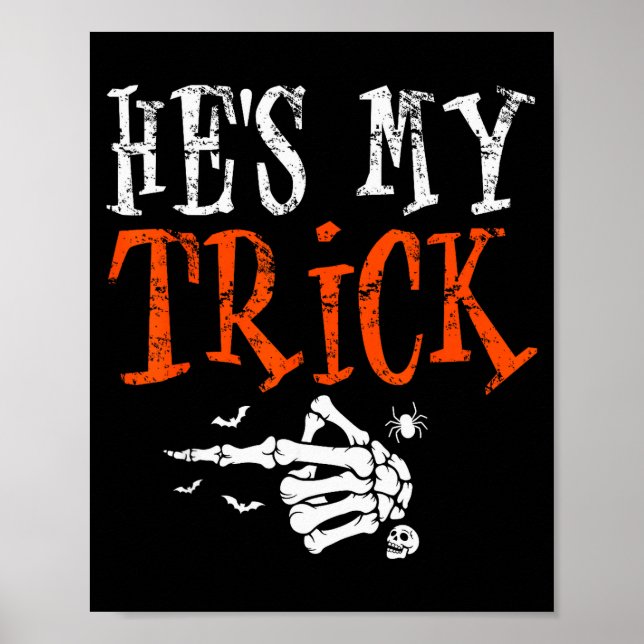Poster He's My Trick Halloween Matching Couple Funny Girl (Frente)