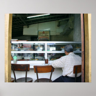 Pôster Homem comendo sozinho