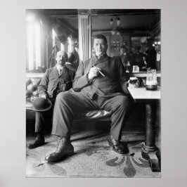 Pôster Homem Gigante Bebendo uma Cerveja, 1910. Foto Anti