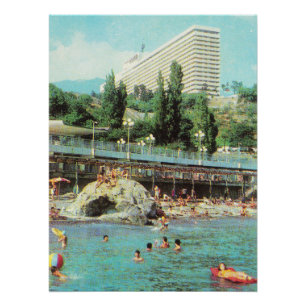 Pôster Hotel Yalta (1979) com cartão postal soviético