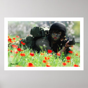 Pôster IDF fêmea na camuflagem