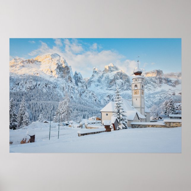 Poster Igreja coberta de neve com fundo de montanha (Frente)