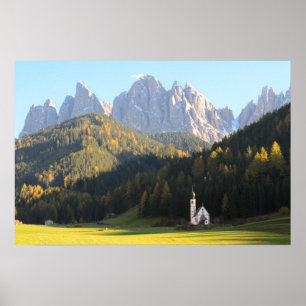 Pôster Igreja sobre a montanha Dolomites