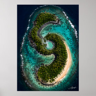 Poster Ilha em Forma de S com Lagoa de Fonte Termal Ocult