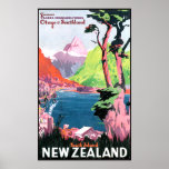 Poster Ilha Sul Nova Zelândia<br><div class="desc">A Ilha do Sul da Nova Zelândia. Uma visão de montanha,  um lago e pessoas acampando na costa. Uma cópia colorida restaurada.</div>