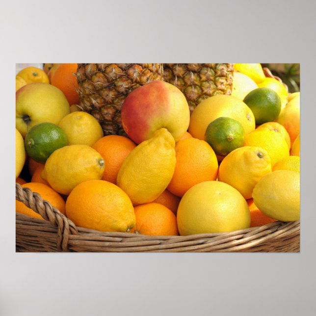 Pôster Imagem aproximada de uma cesta com frutas (Frente)