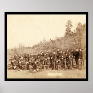 Poster Infantaria da empresa C ó E.U. que aponta as arma