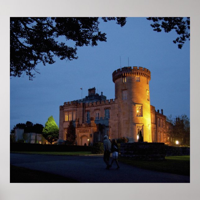 Poster Irlanda, o Dromoland Castle iluminado ao crepúscul (Frente)