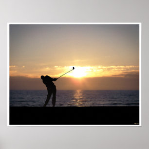 Pôster Jogando Golfe No Sunset