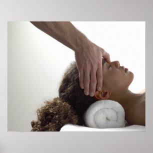 Poster Jovens mulheres que apreciam uma massagem