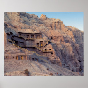 Pôster Kilzil Mil Cavernas de Buda, Kuche, perto