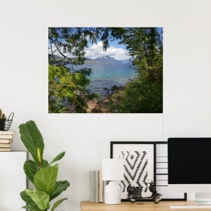 Poster Lago McDonald através da moldura da floresta