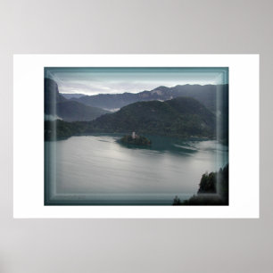 Poster Lago sangrado, vista de cima com do castelo
