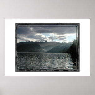 Pôster Lago sangrado, vista no crepúsculo