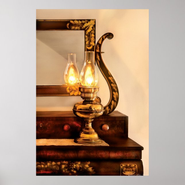 Poster Lâmpada - A mesa e a lanterna (Frente)