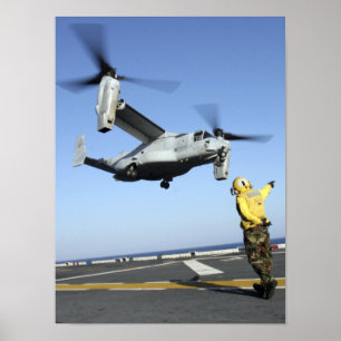 Pôster Lançamentos de um Osprey MV-22 do USS Nassau