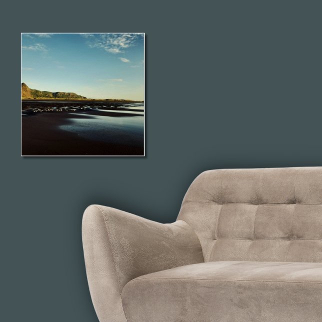 Pôster Linda Foto da praia de Karekare (Beautiful Karekare Beach Shore Photo Poster, Square New Zealand Vacation Photo)