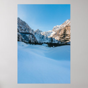 Poster Linda paisagem de inverno no vale de Tamar, Eslovê